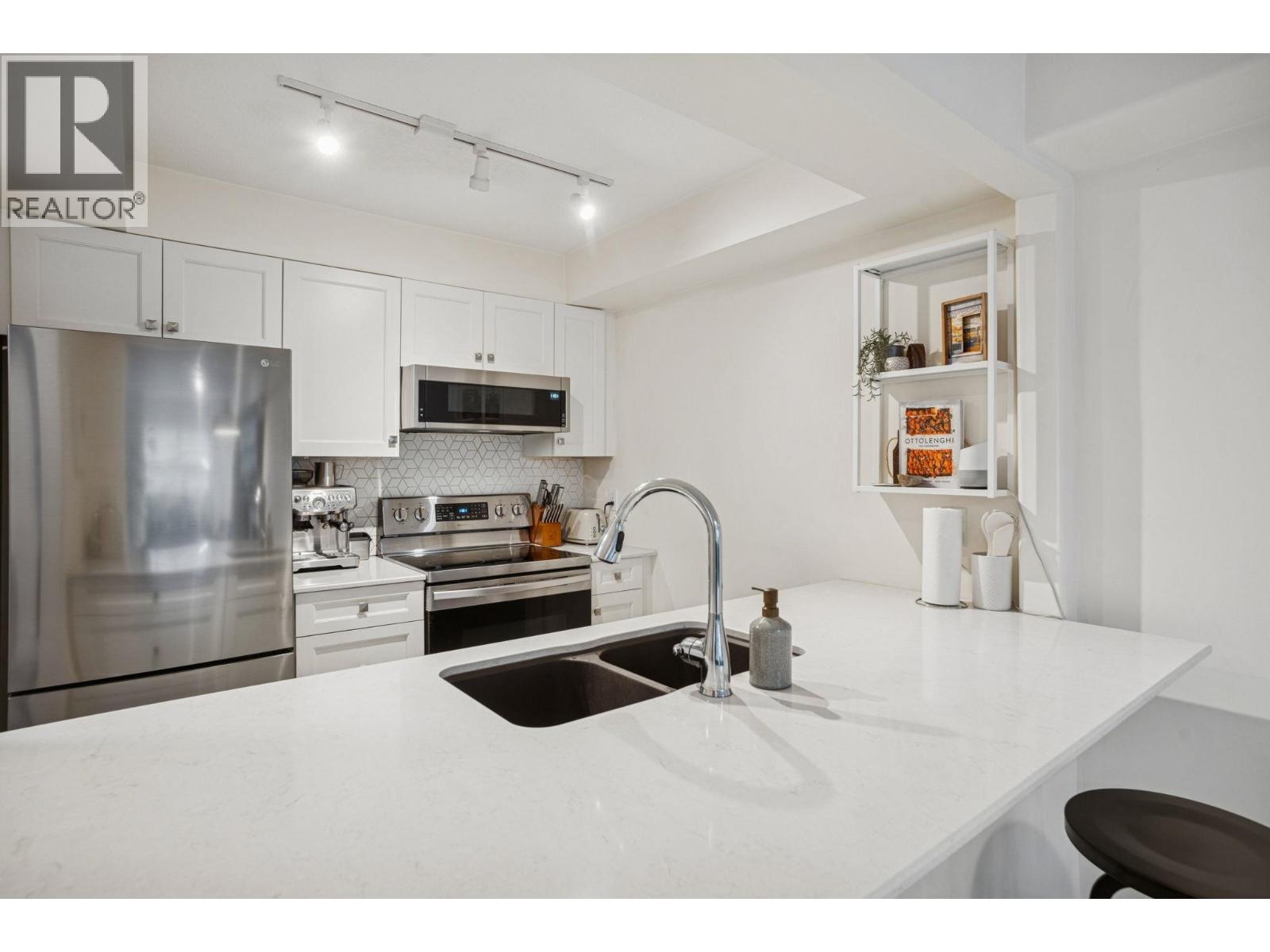 103 1515 E 6th Avenue, Vancouver, British Columbia  V5N 1P2 - Photo 1 - R3084465