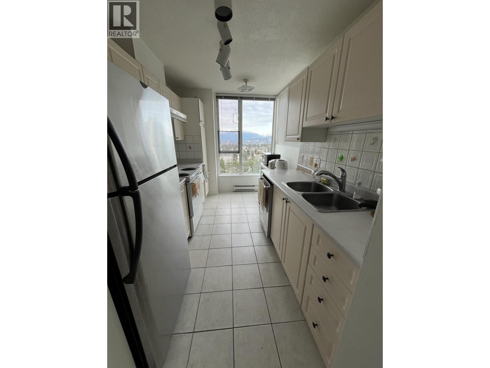 7077 Beresford Street, Burnaby, British Columbia  V5E 4J5 - Photo 1 - R3093436