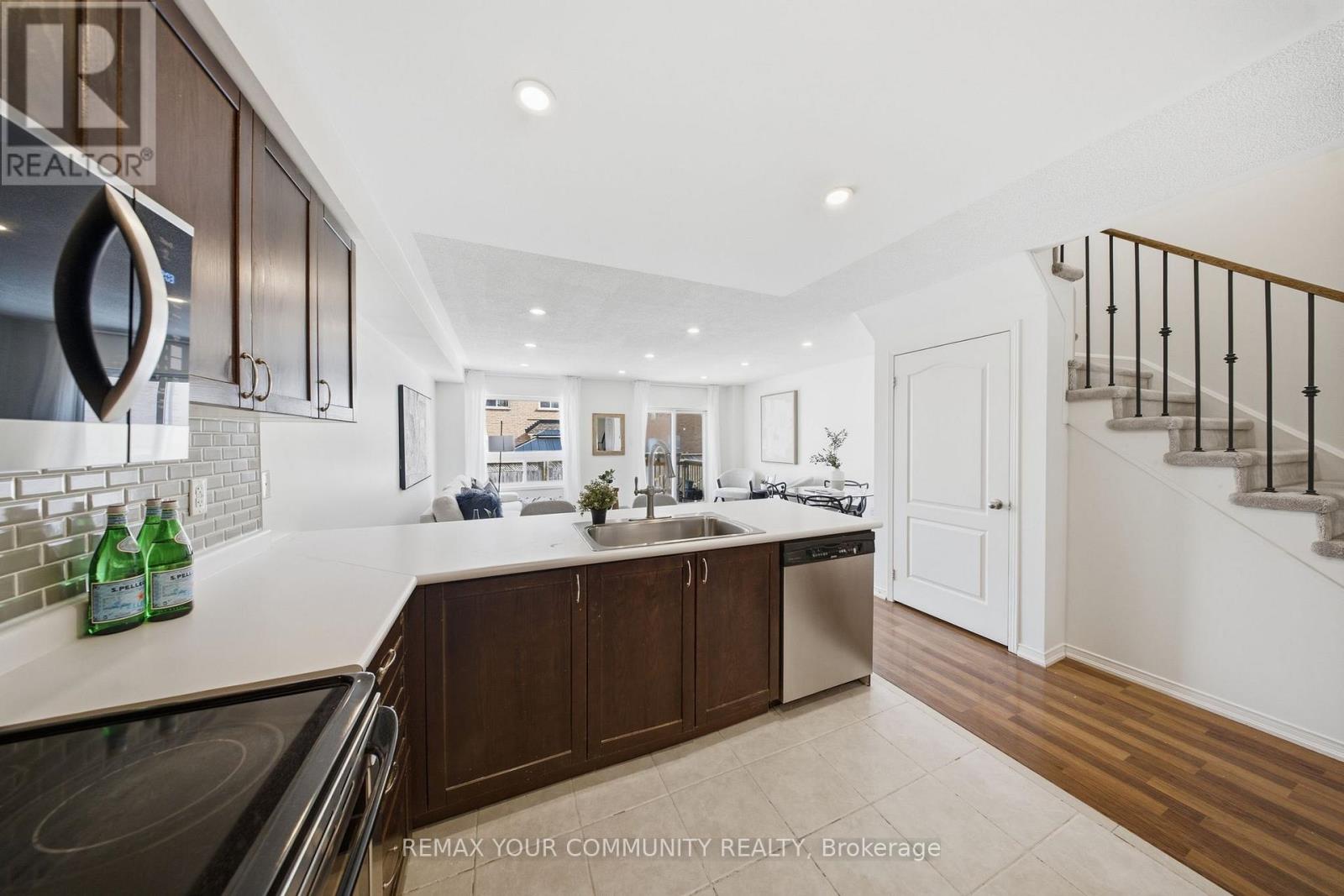 71 Aldonschool Court, Ajax, Ontario L1S 0C5 - Photo 9 - E12820862