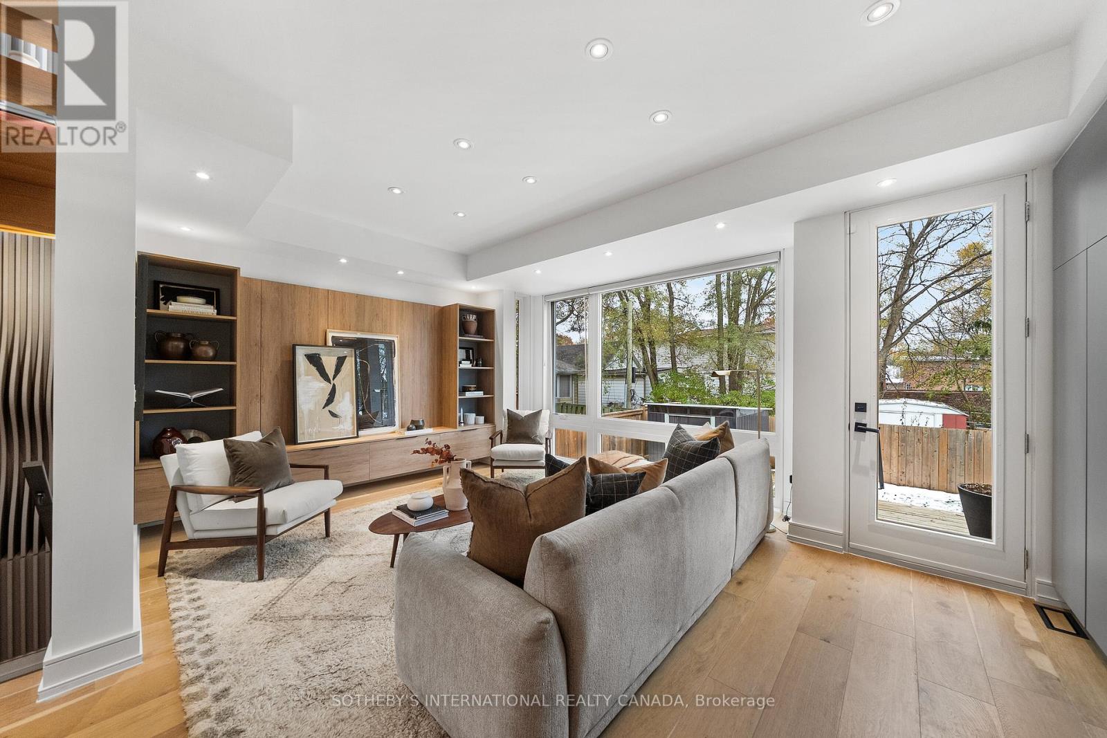 83 Virginia Avenue, Toronto, Ontario  M4C 2S8 - Photo 12 - E12820872