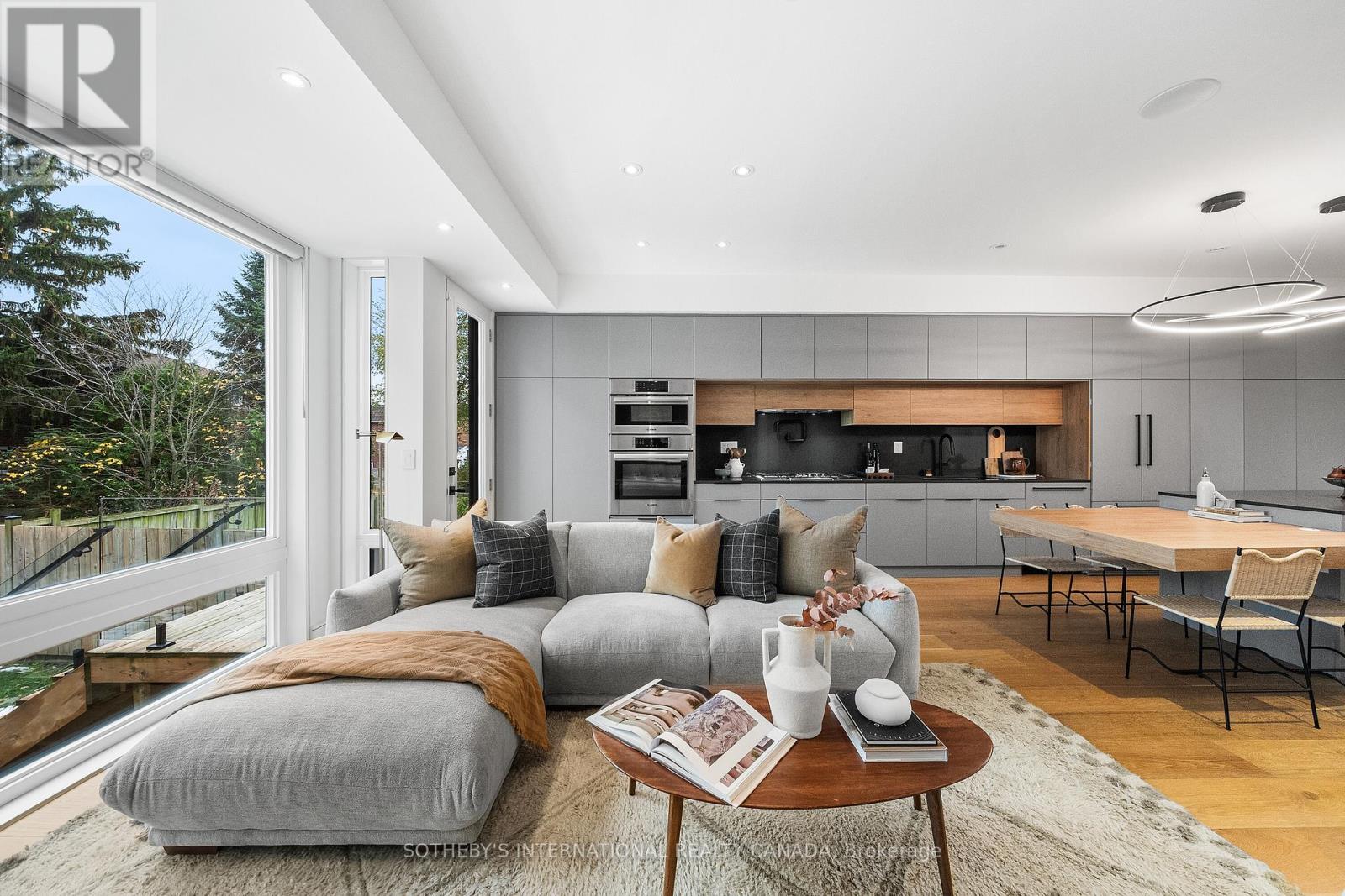 83 Virginia Avenue, Toronto, Ontario  M4C 2S8 - Photo 14 - E12820872