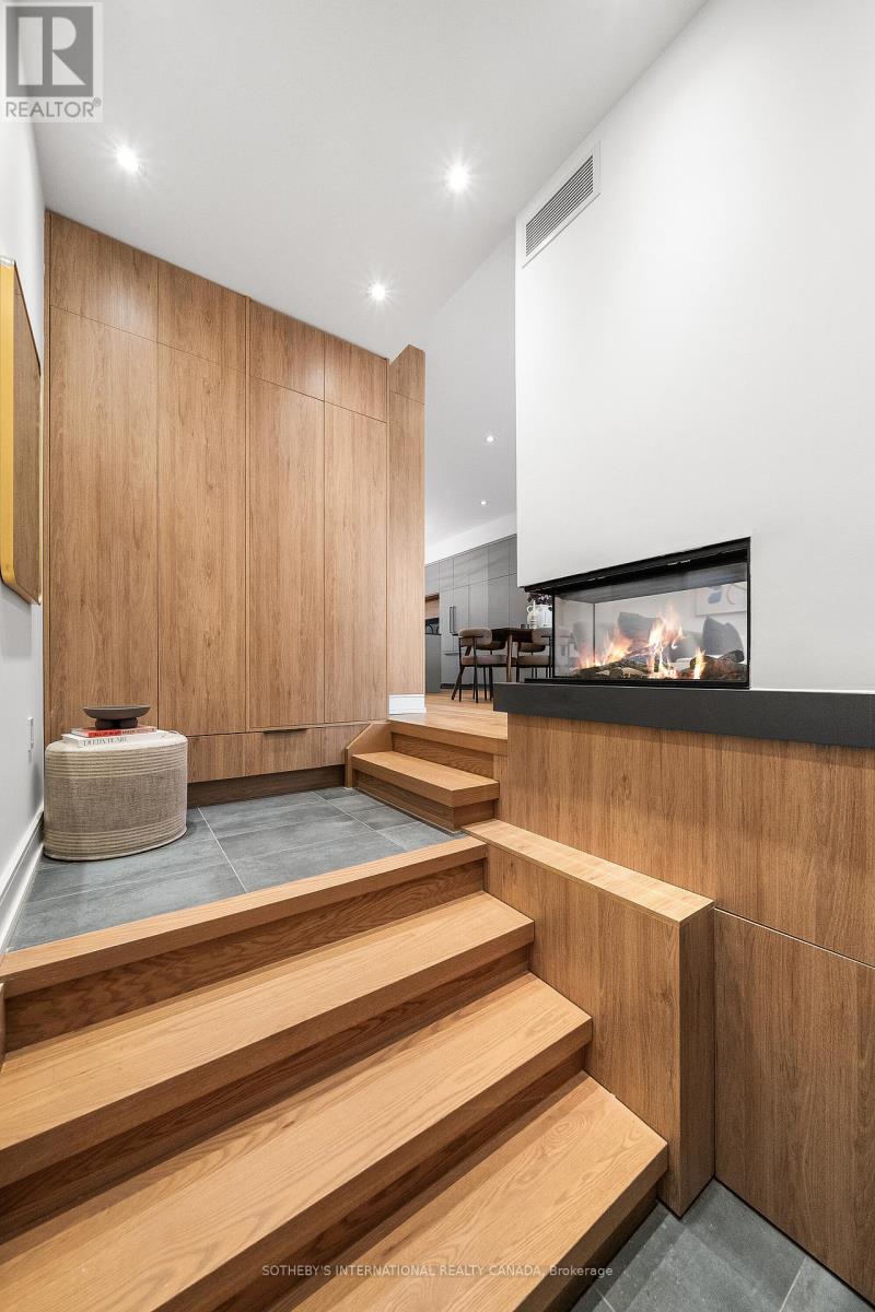 83 Virginia Avenue, Toronto, Ontario  M4C 2S8 - Photo 2 - E12820872