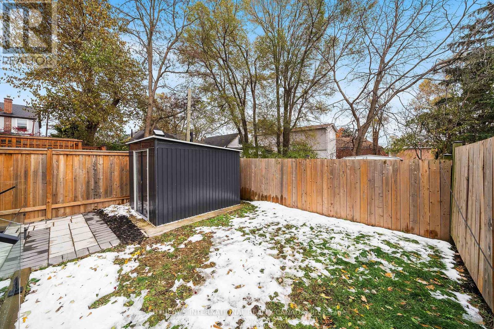 83 Virginia Avenue, Toronto, Ontario  M4C 2S8 - Photo 41 - E12820872