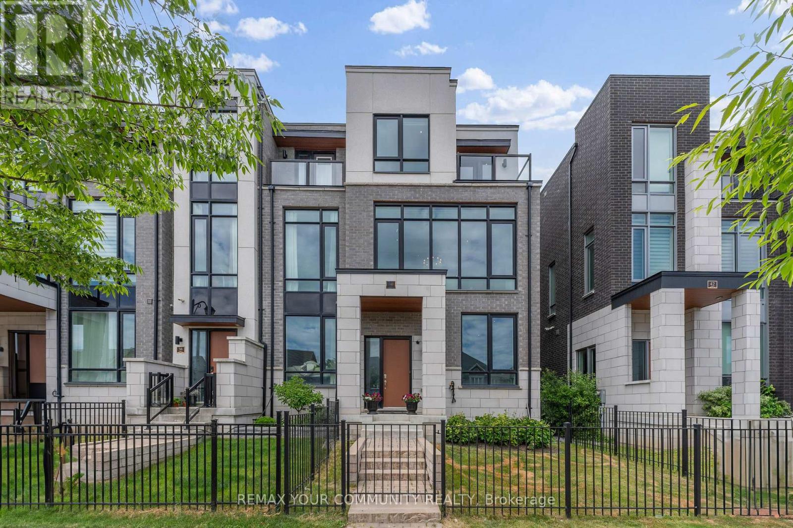 40 Crimson Forest Drive, Vaughan, Ontario  L6A 4C4 - Photo 2 - N12820860