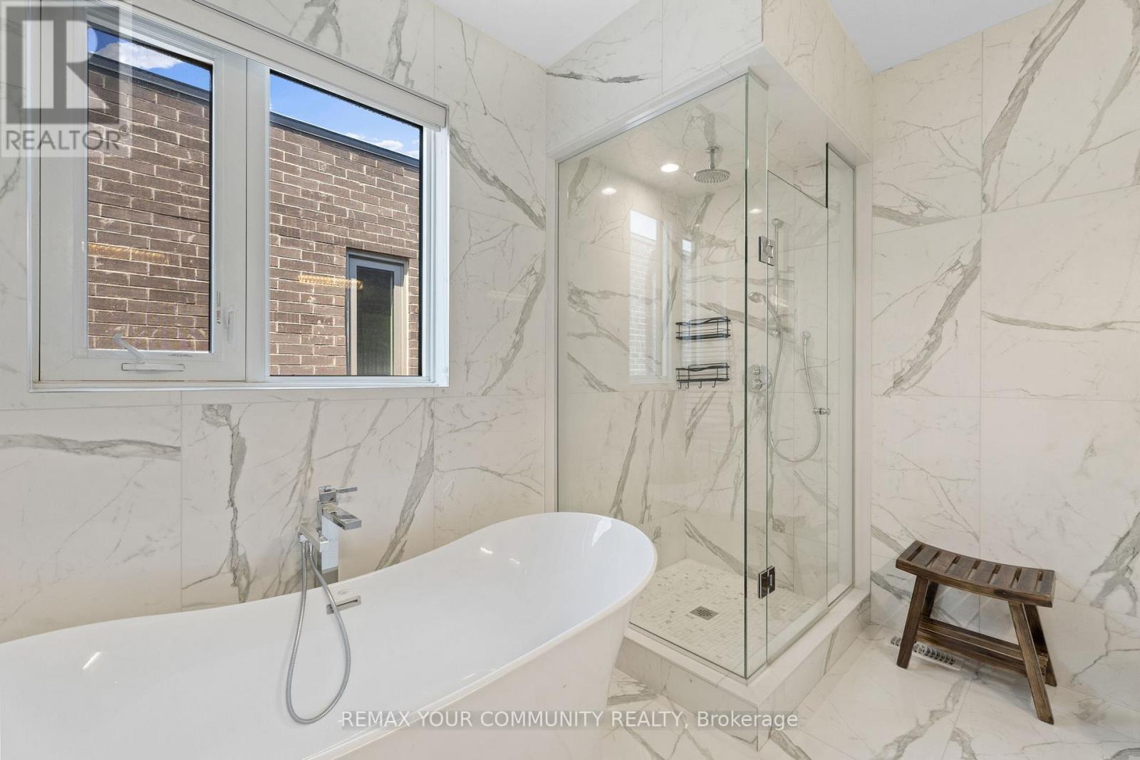 40 Crimson Forest Drive, Vaughan, Ontario  L6A 4C4 - Photo 25 - N12820860