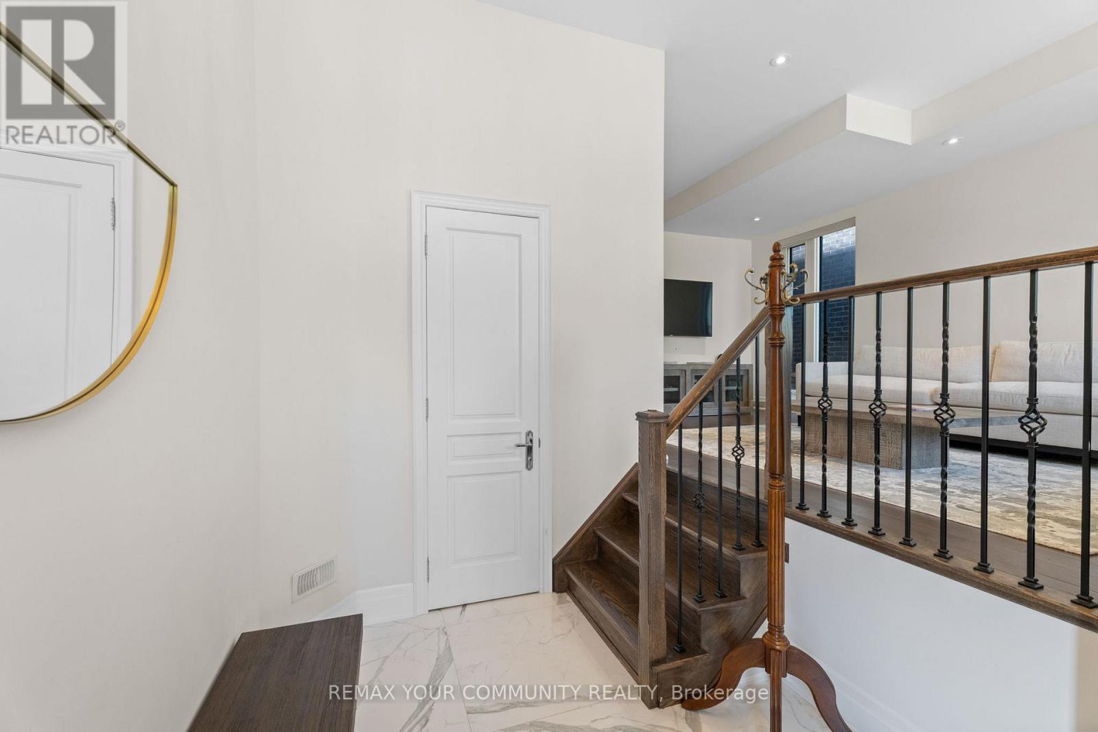 40 Crimson Forest Drive, Vaughan, Ontario  L6A 4C4 - Photo 3 - N12820860