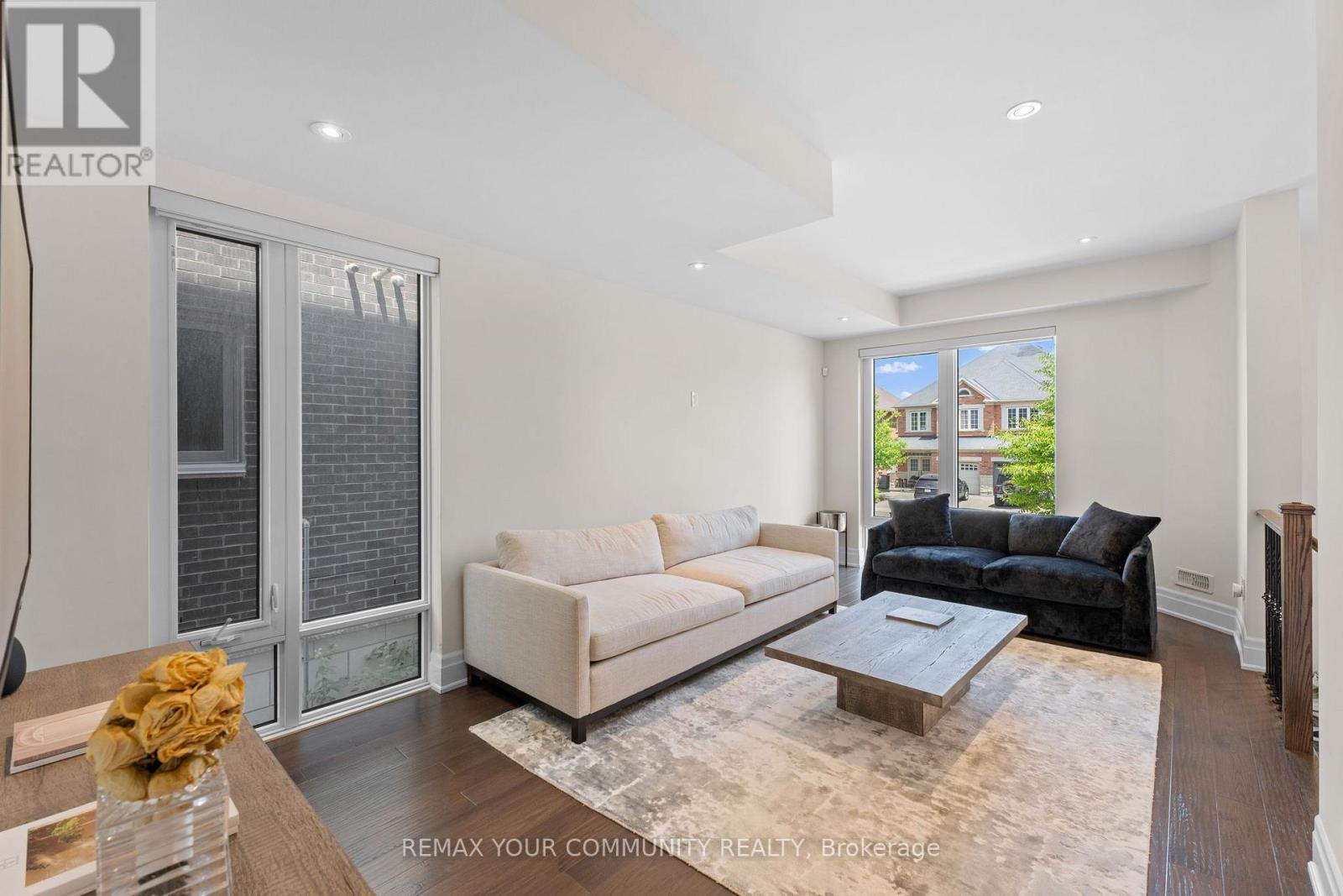 40 Crimson Forest Drive, Vaughan, Ontario  L6A 4C4 - Photo 6 - N12820860