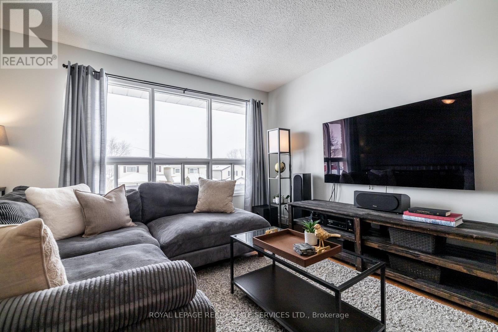 457 Britannia Avenue, Bradford West Gwillimbury (Bradford), Ontario L3Z 2C8 - Photo 5 - N12820920