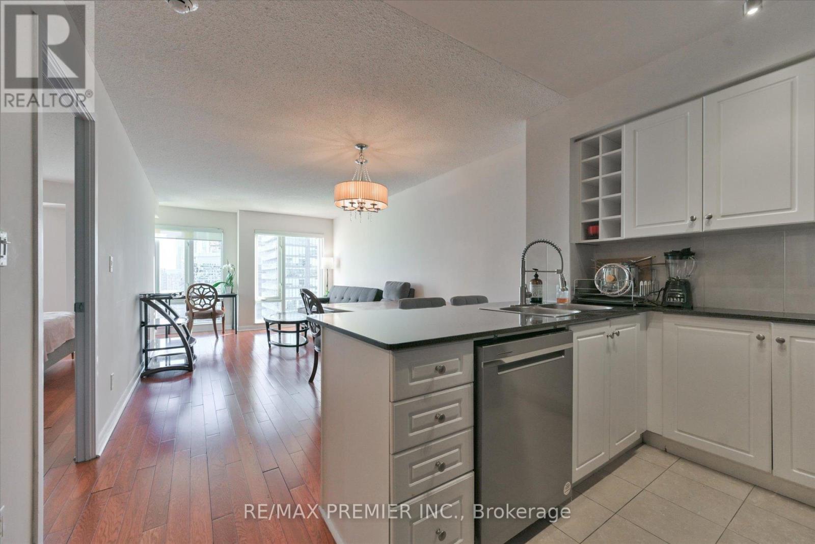 2605 - 210 Victoria Street, Toronto, Ontario  M5B 2R3 - Photo 4 - C12586708