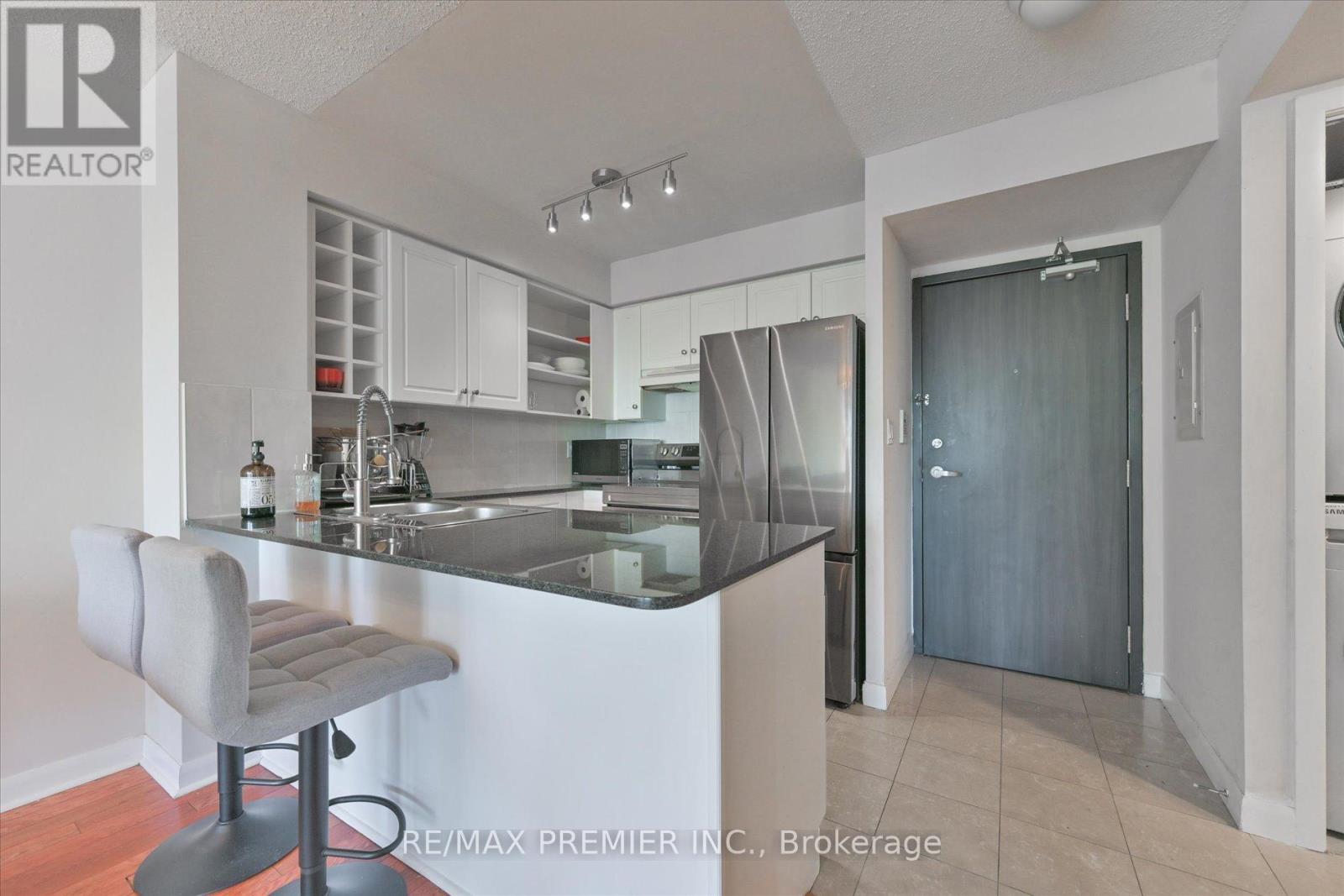 2605 - 210 Victoria Street, Toronto, Ontario  M5B 2R3 - Photo 2 - C12586708