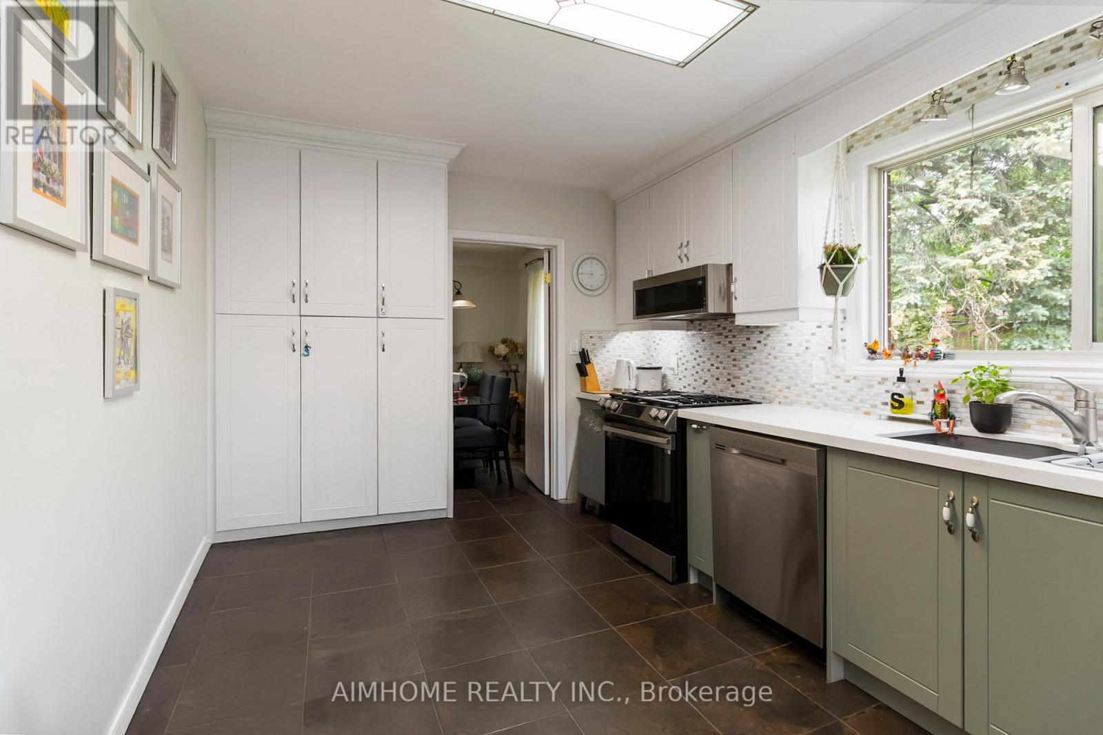 1031 Marley Crescent, Burlington, Ontario  L7T 3S3 - Photo 12 - W12820800