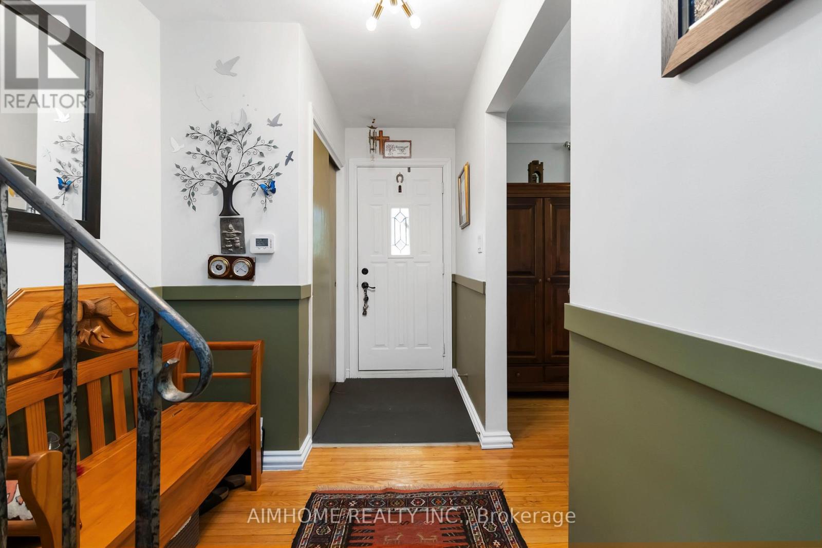 1031 Marley Crescent, Burlington, Ontario  L7T 3S3 - Photo 4 - W12820800