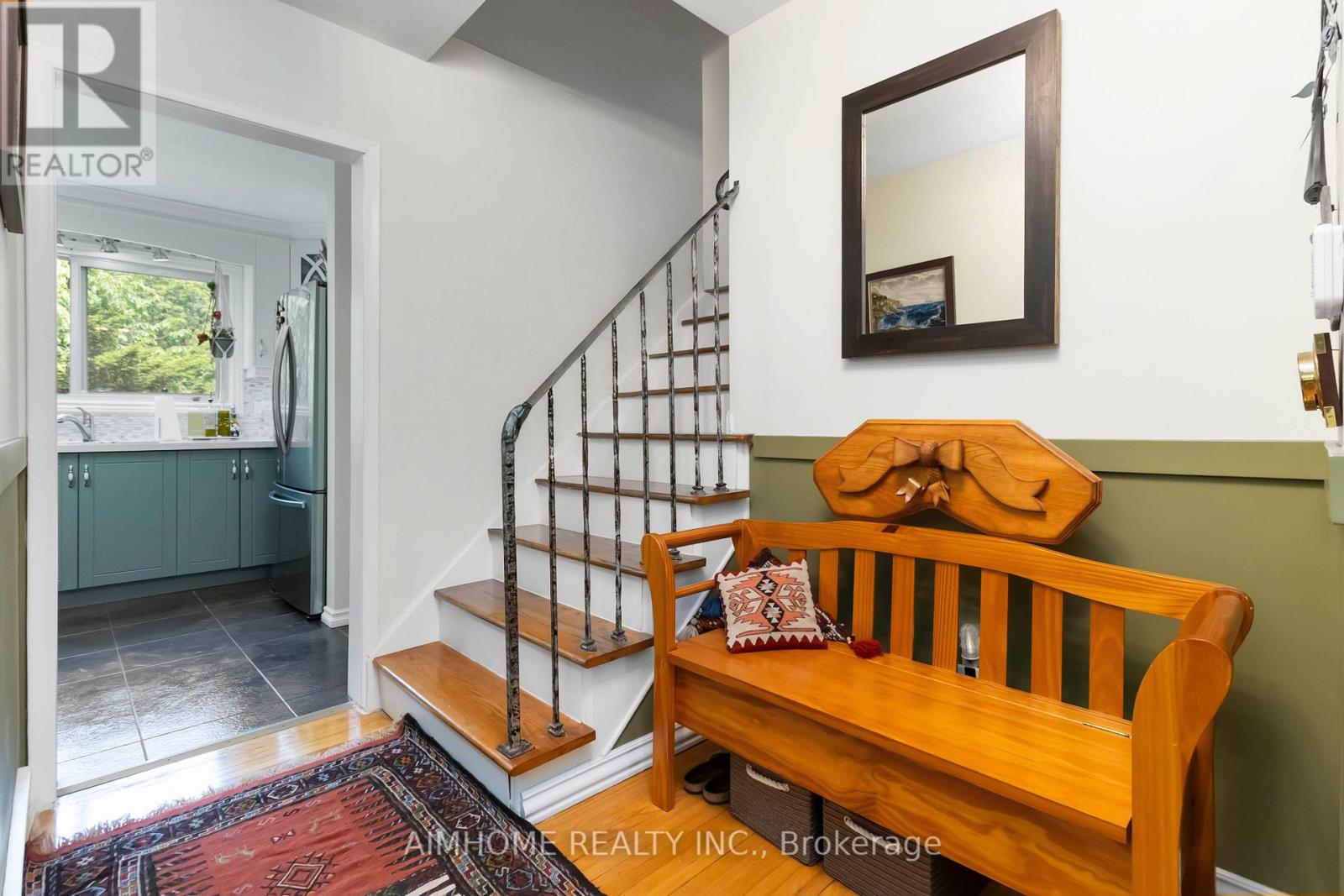 1031 Marley Crescent, Burlington, Ontario  L7T 3S3 - Photo 6 - W12820800