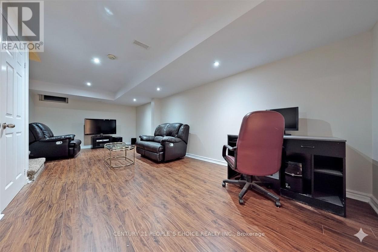 111 Gollins Drive E, Milton, Ontario  L9T 6J9 - Photo 21 - W12820808