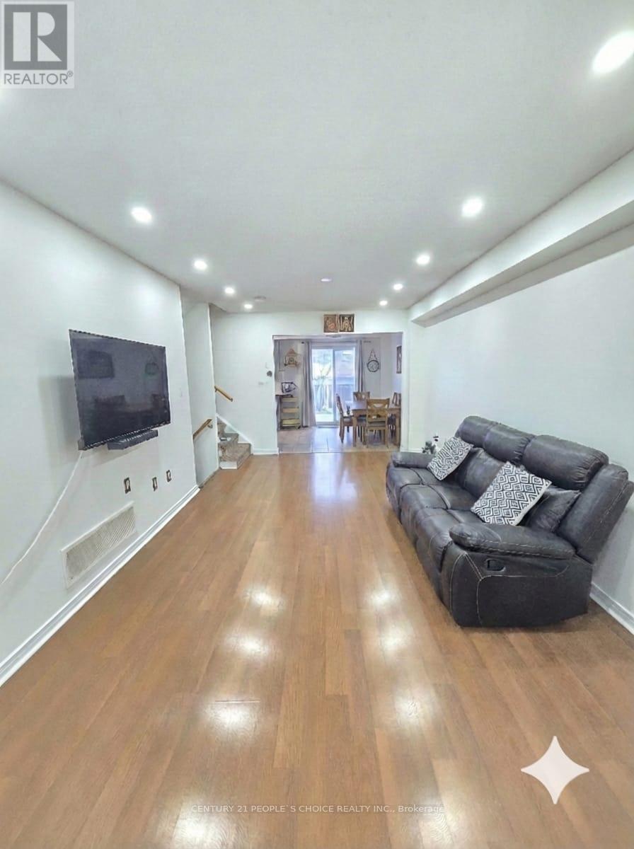 111 Gollins Drive E, Milton, Ontario  L9T 6J9 - Photo 3 - W12820808