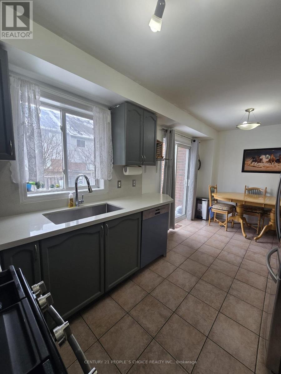 111 Gollins Drive E, Milton, Ontario  L9T 6J9 - Photo 8 - W12820808