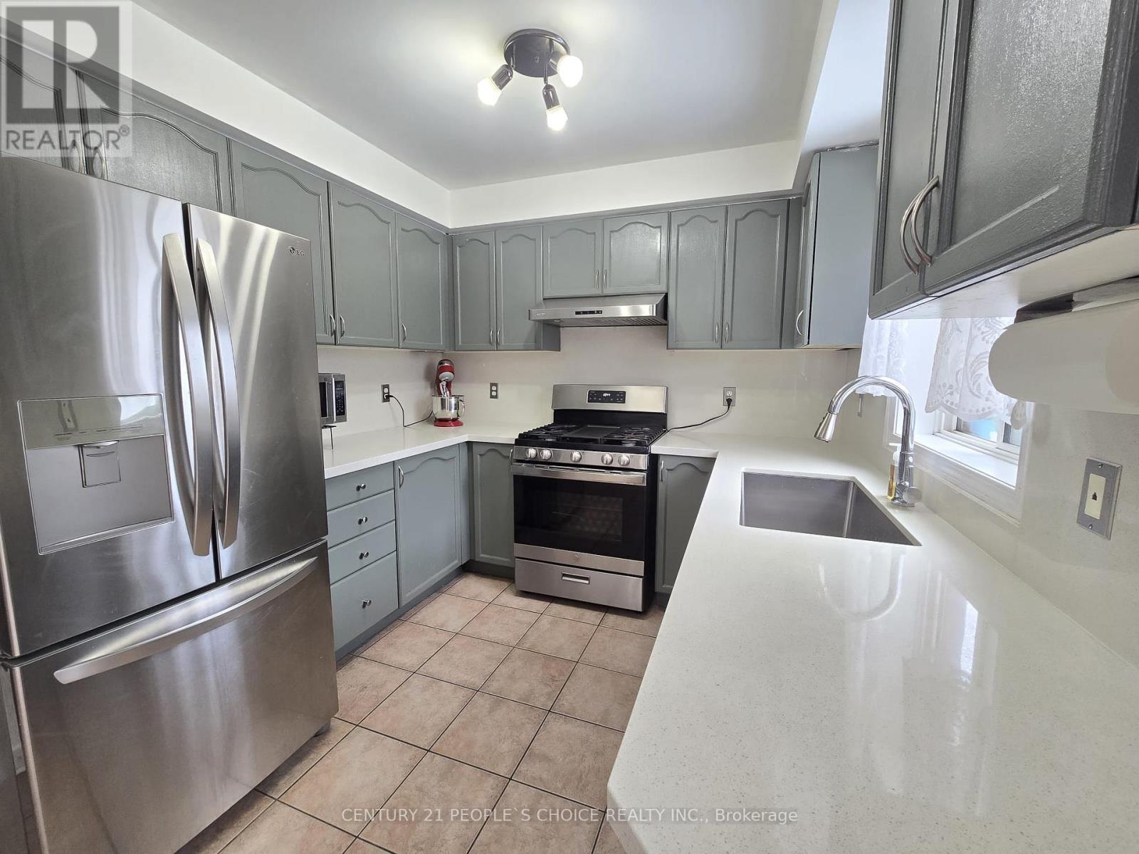 111 Gollins Drive E, Milton, Ontario  L9T 6J9 - Photo 9 - W12820808