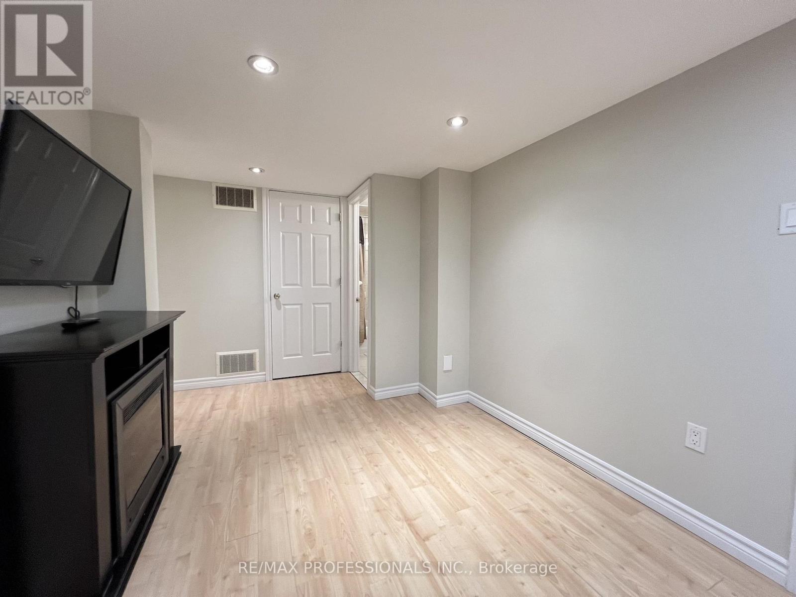 Basement - 3866 Freeman Terrace, Mississauga, Ontario  L5M 6P7 - Photo 12 - W12820828