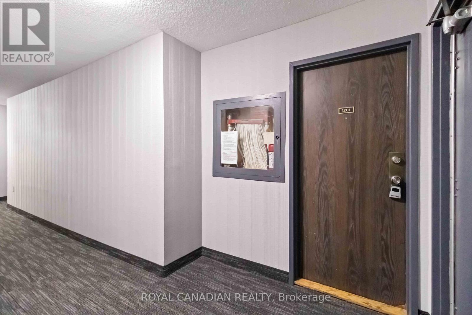 1201 - 4 Kings Cross Road, Brampton, Ontario  L6T 3X8 - Photo 4 - W12820834