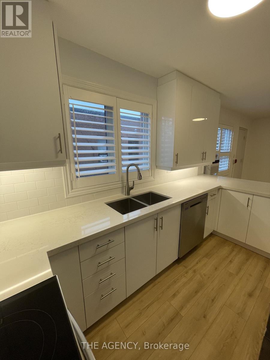 2 - 2940 Dundas Street W, Toronto, Ontario  M6P 1Y8 - Photo 10 - W12820846