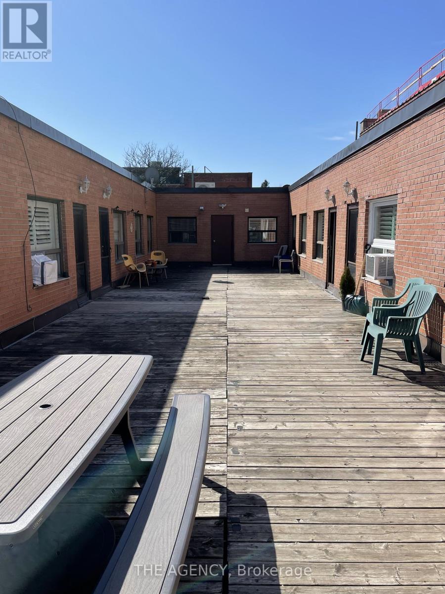 2 - 2940 Dundas Street W, Toronto, Ontario  M6P 1Y8 - Photo 19 - W12820846