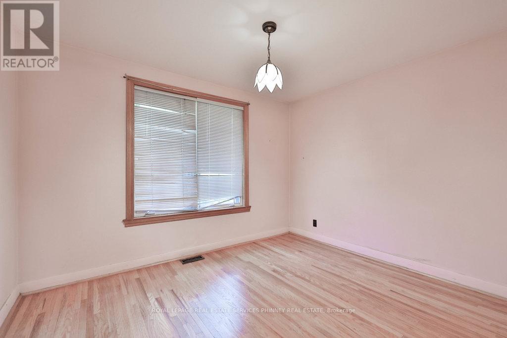 72 Oriole Avenue, Mississauga, Ontario  L5G 1V2 - Photo 10 - W12820856