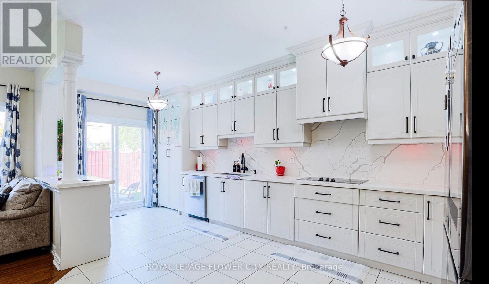 24 Mellowood Avenue, Brampton, Ontario  L6P 2P2 - Photo 5 - W12820864