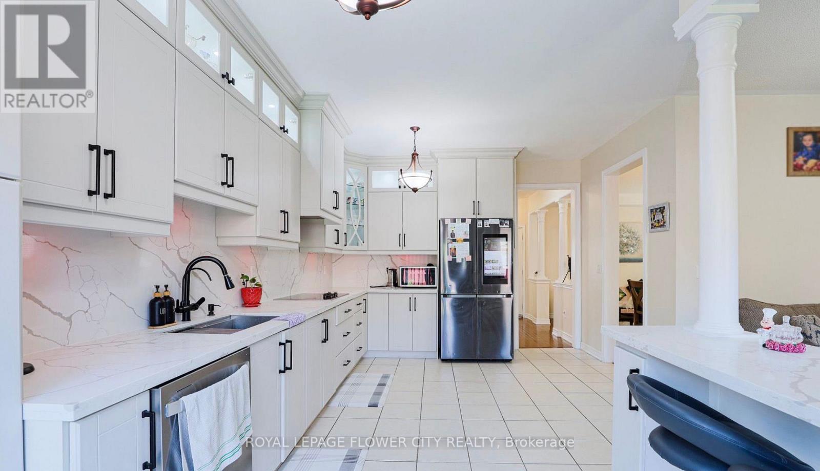 24 Mellowood Avenue, Brampton, Ontario  L6P 2P2 - Photo 6 - W12820864