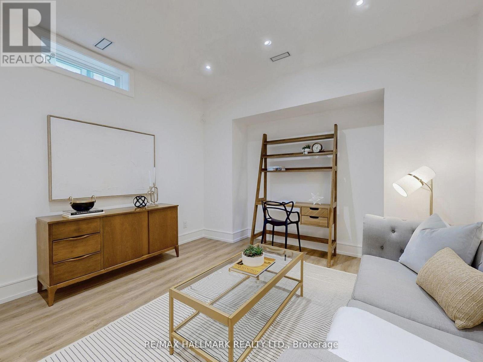 5 Wadsworth Boulevard, Toronto, Ontario  M9N 2G3 - Photo 24 - W12820910