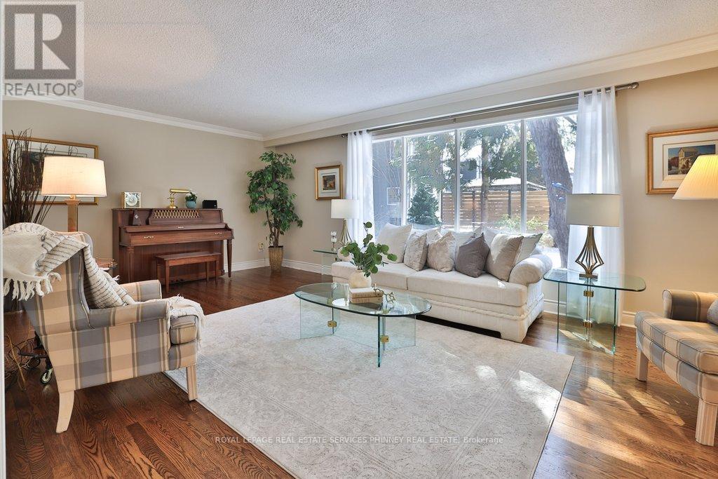 1244 Woodland Avenue, Mississauga, Ontario  L5G 2X9 - Photo 5 - W12820926