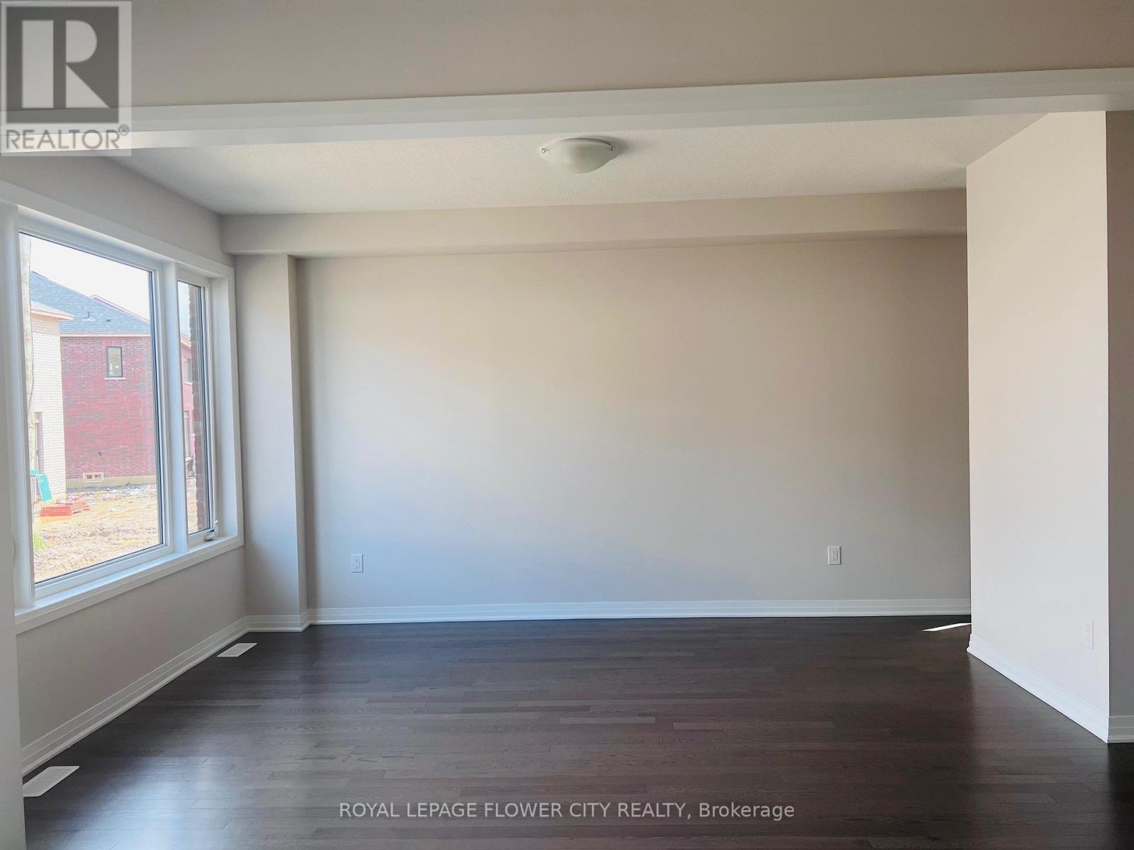 33 Prince Philip Boulevard, North Dumfries, Ontario  N0B 1E0 - Photo 8 - X12718676