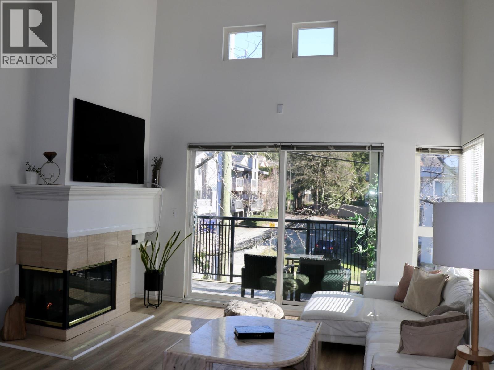 403 106 W Kings Road, North Vancouver, British Columbia  V7N 2L8 - Photo 2 - R3093622