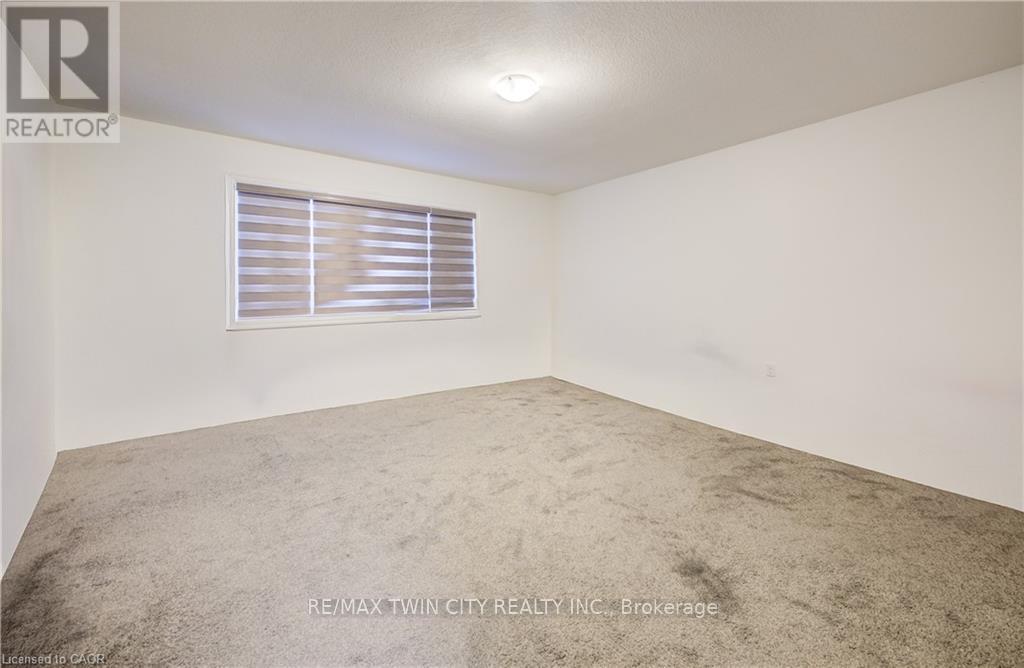 82 Castlebay Street, Kitchener, Ontario  N2R 1W6 - Photo 19 - X12820902