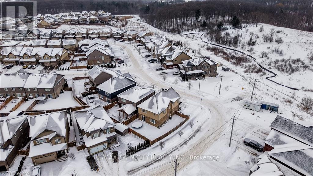 82 Castlebay Street, Kitchener, Ontario  N2R 1W6 - Photo 29 - X12820902