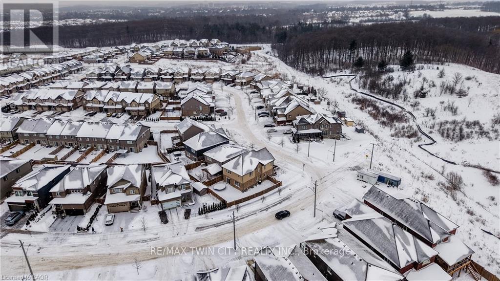 82 Castlebay Street, Kitchener, Ontario  N2R 1W6 - Photo 30 - X12820902