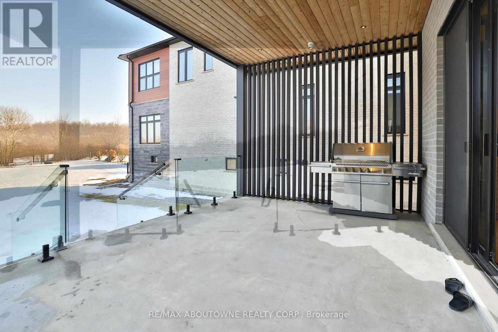 70 Upper Mount Albion Road, Hamilton, Ontario  L8J 2S1 - Photo 5 - X12820918