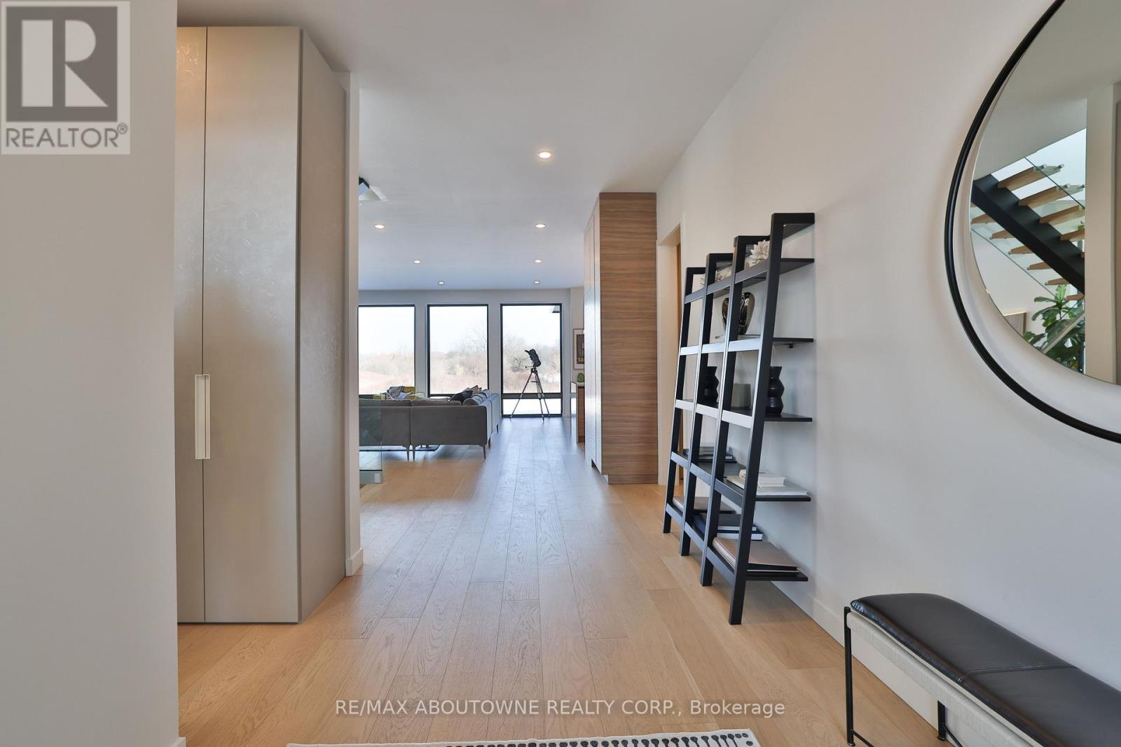 70 Upper Mount Albion Road, Hamilton, Ontario  L8J 2S1 - Photo 8 - X12820918