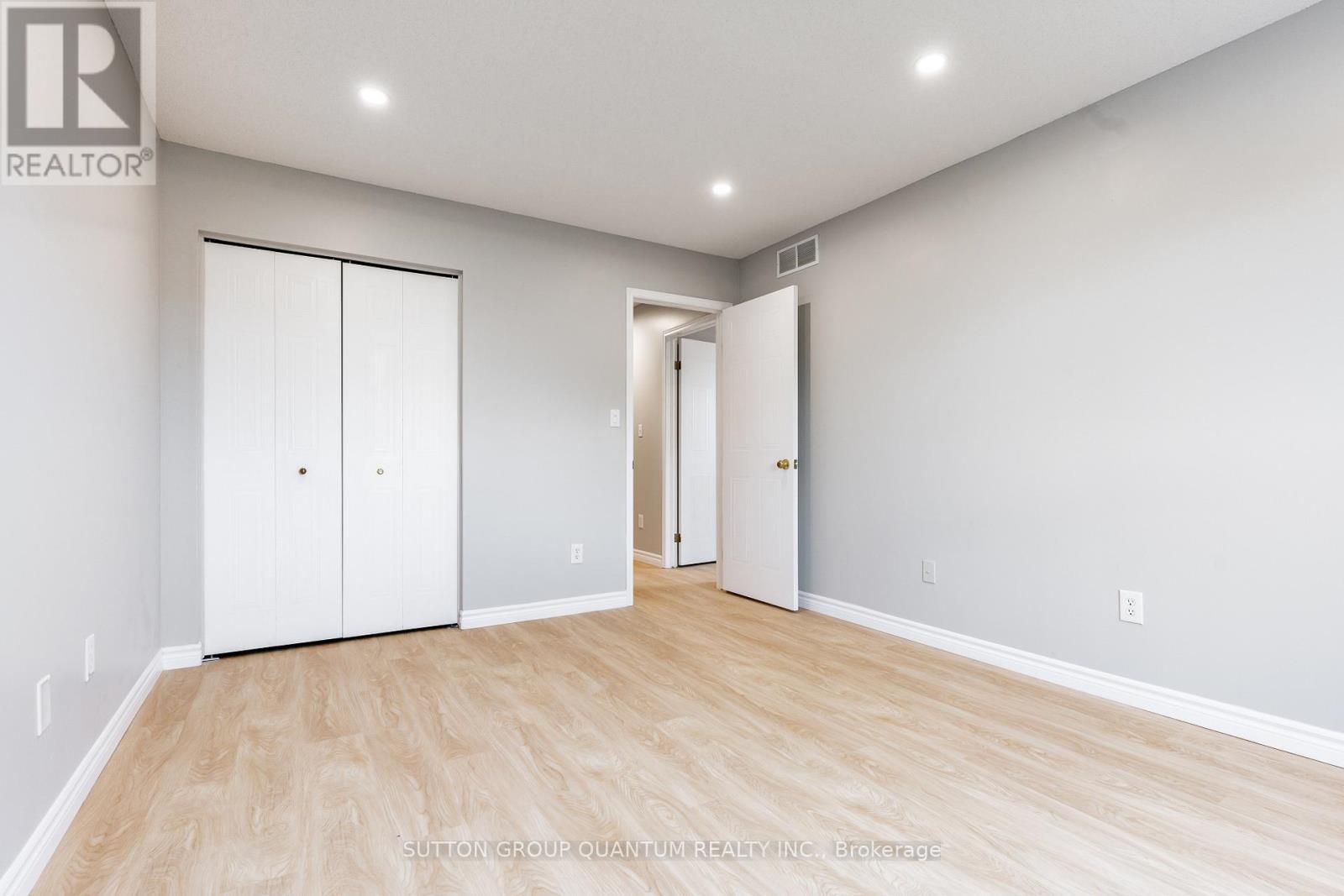 Upper - 48 White Sands Court, Kitchener, Ontario  N2E 3S4 - Photo 17 - X12820950