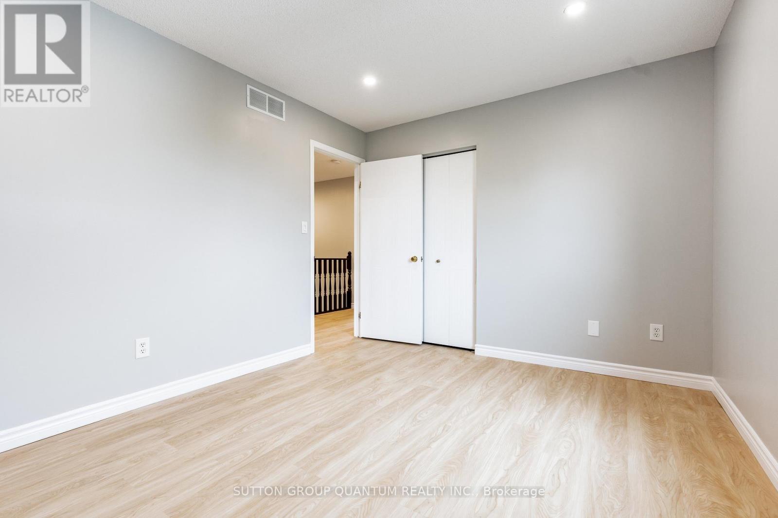 Upper - 48 White Sands Court, Kitchener, Ontario  N2E 3S4 - Photo 20 - X12820950