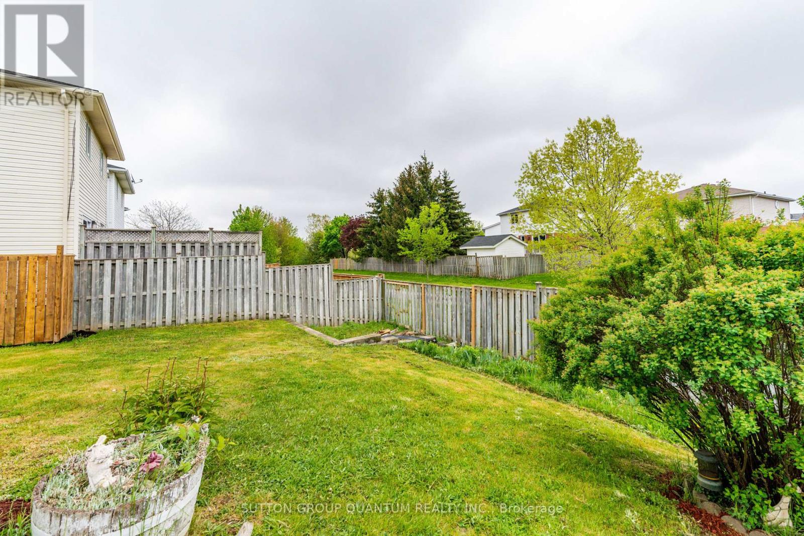 Upper - 48 White Sands Court, Kitchener, Ontario  N2E 3S4 - Photo 30 - X12820950