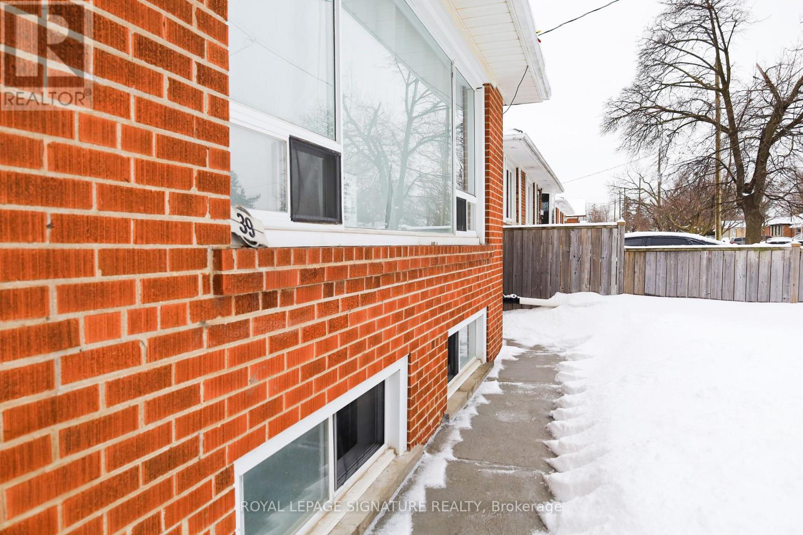 Upper - 39 Brisco Street, Brampton, Ontario  L6V 1X1 - Photo 2 - W12810584