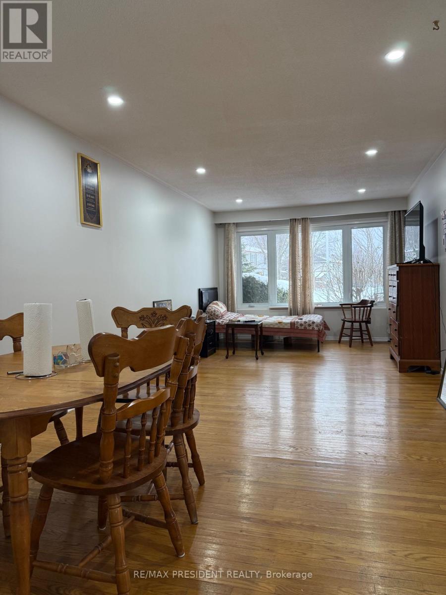 29 Edenridge Drive, Brampton, Ontario  L6T 3A9 - Photo 2 - W12818492