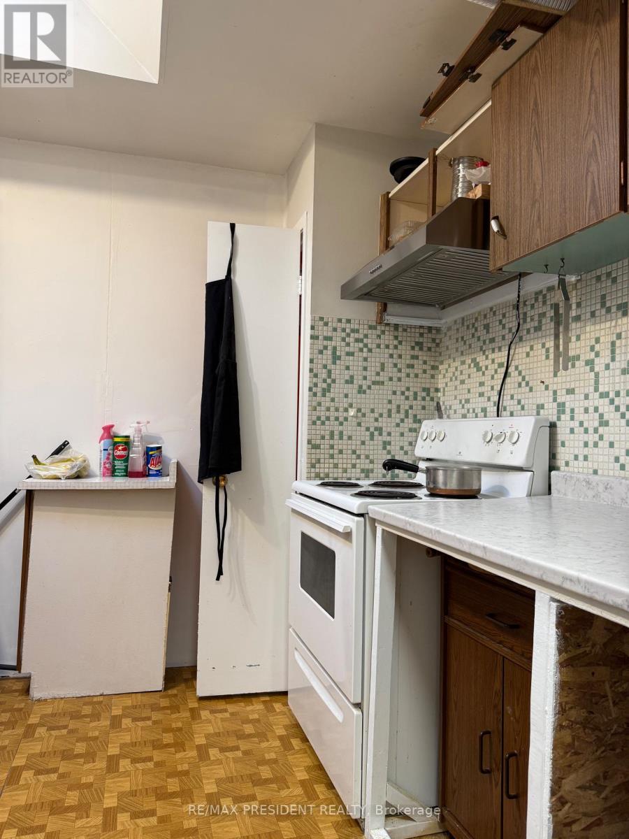 29 Edenridge Drive, Brampton, Ontario  L6T 3A9 - Photo 8 - W12818492