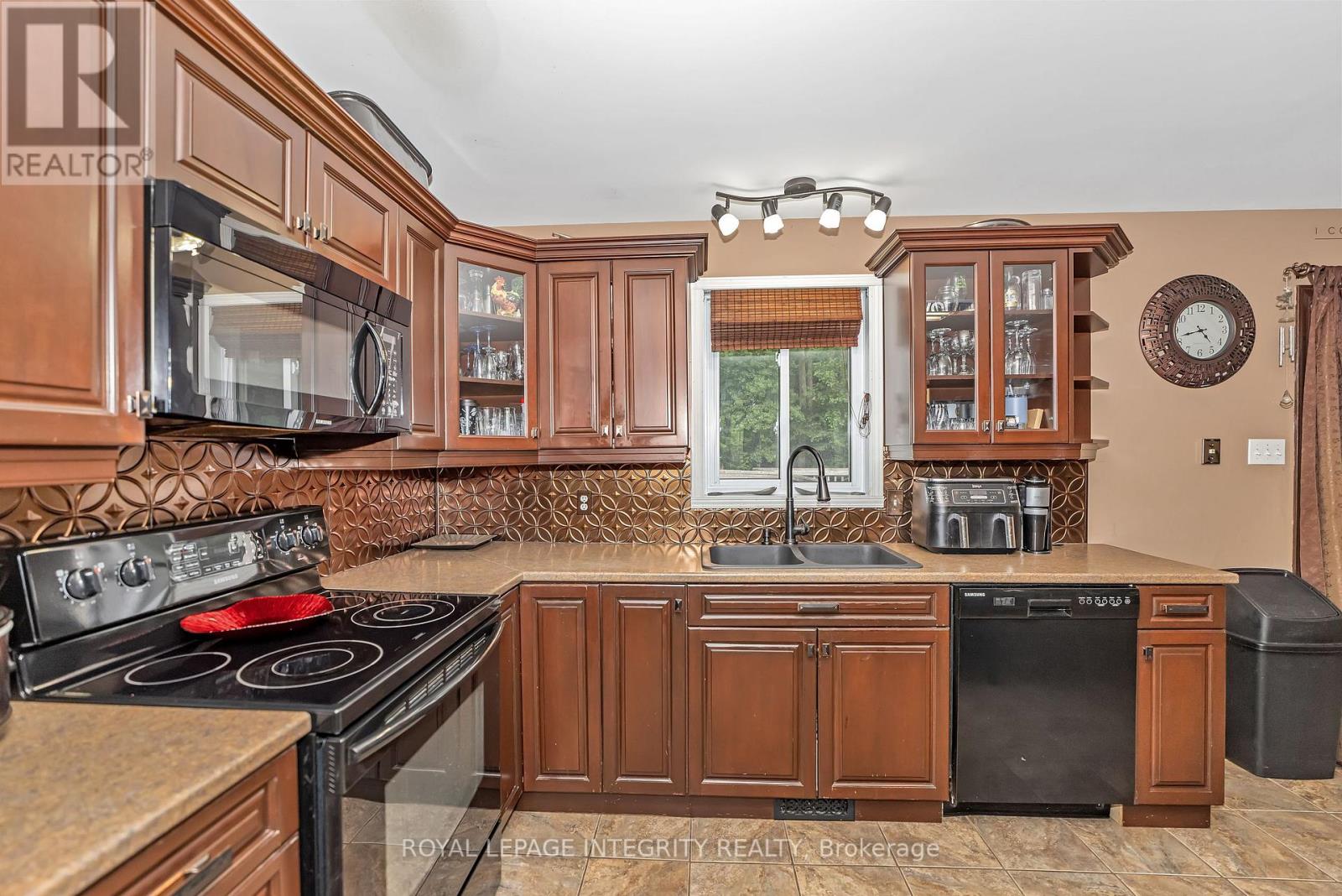 17372 Cameron Road, South Stormont, Ontario  K0C 2A0 - Photo 9 - X12820970