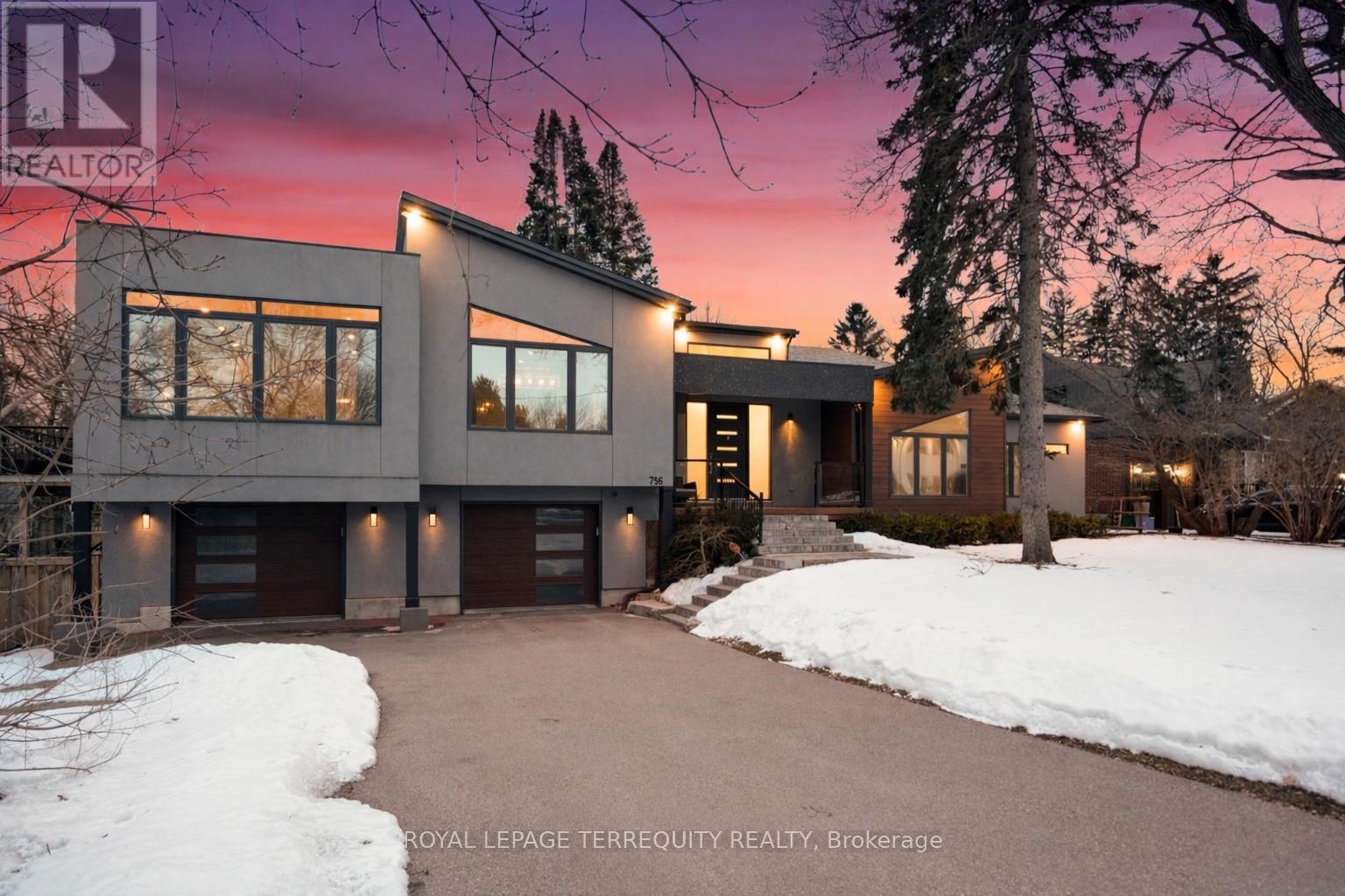 716 NORTH SHORE BOULEVARD E, Burlington, Ontario