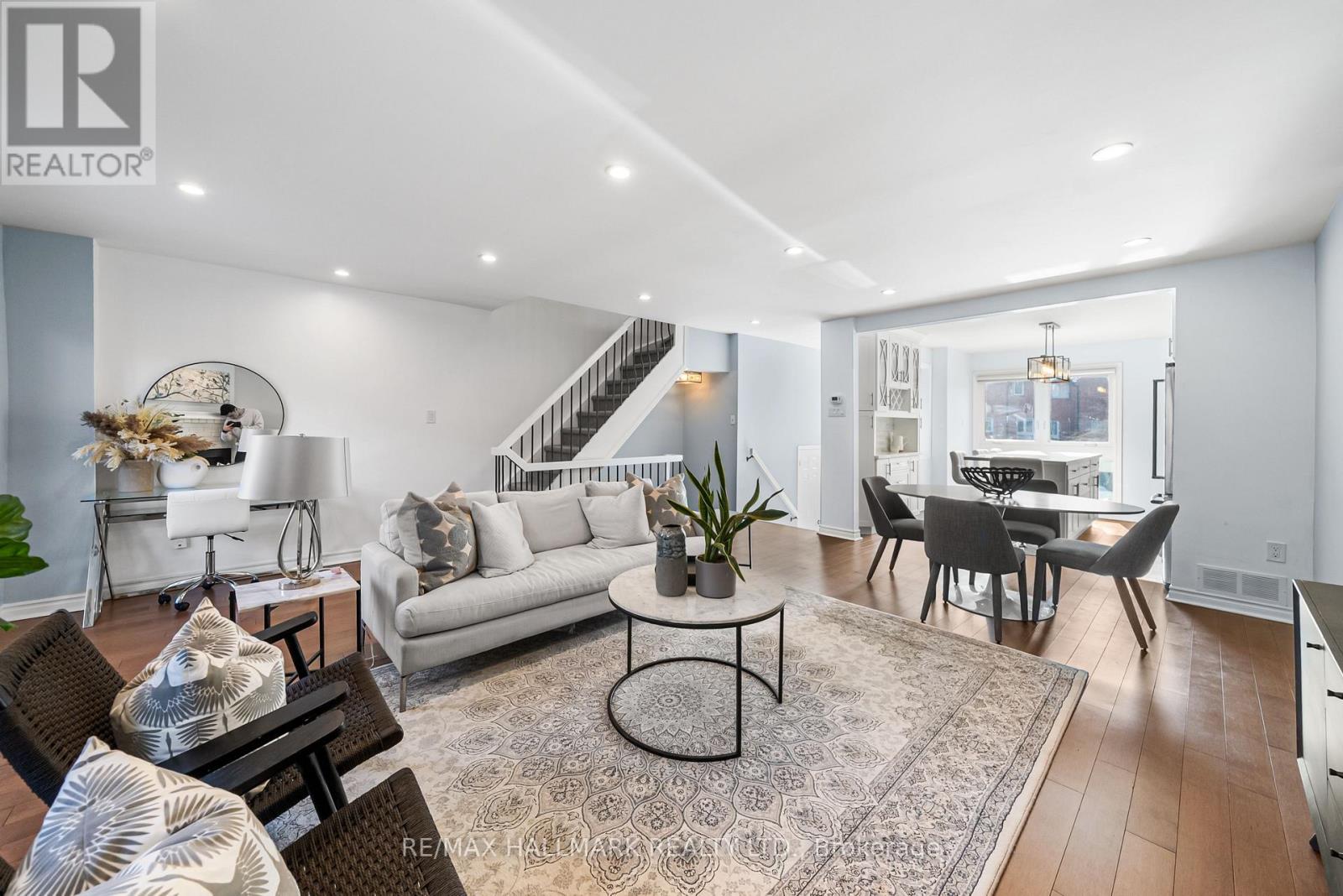 64 Sylvan Valley Way, Toronto, Ontario  M5M 4M3 - Photo 2 - C12821016