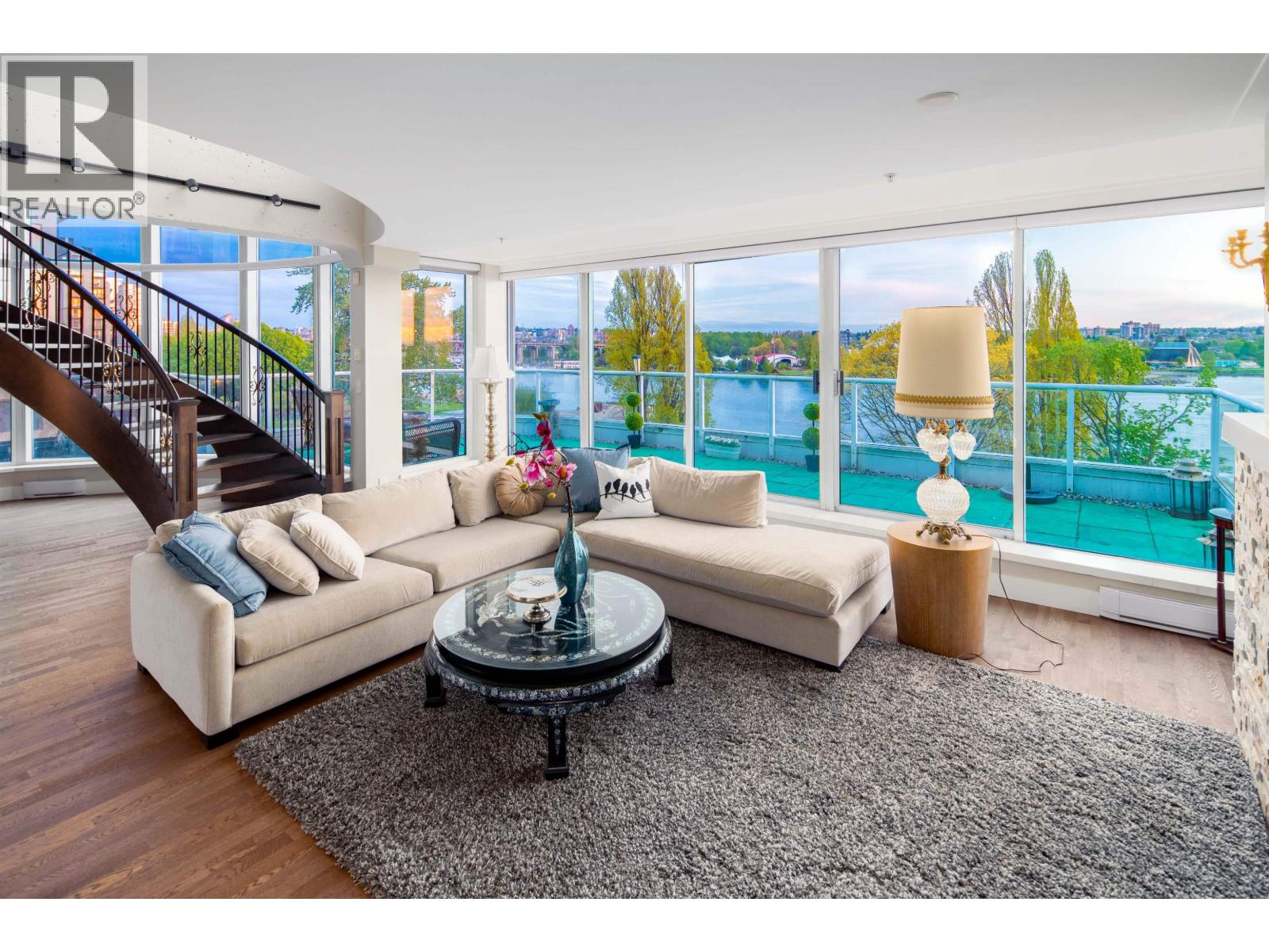 Ph 1403 Beach Avenue, Vancouver, British Columbia  V6G 1Y3 - Photo 2 - R3093099