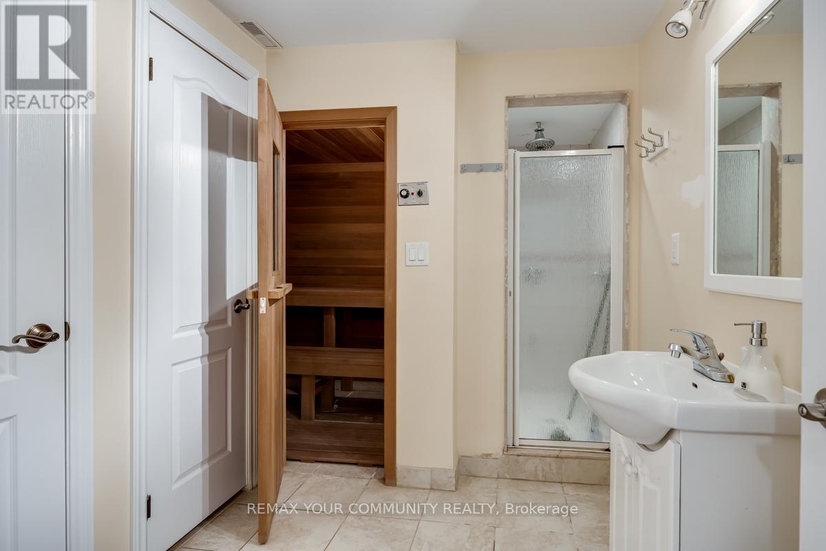 Entire - 16 Orlon Crescent, Richmond Hill, Ontario  L4C 6S5 - Photo 24 - N12820982