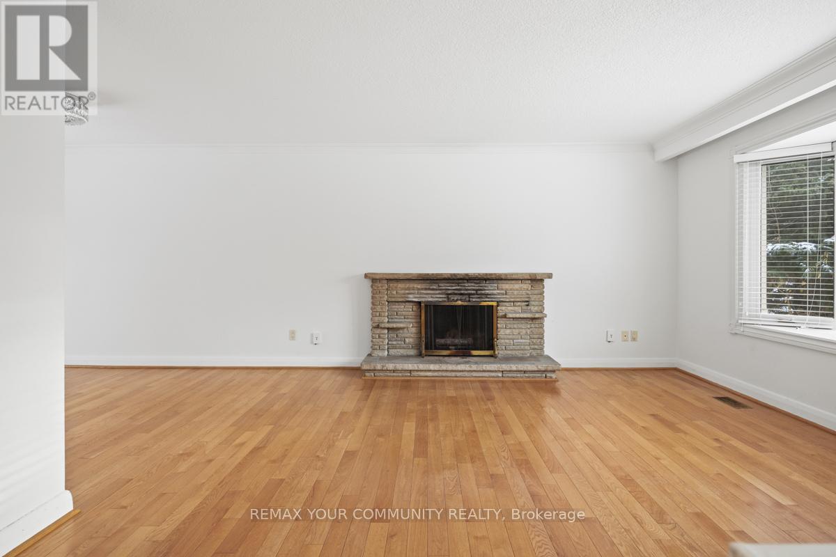 Entire - 16 Orlon Crescent, Richmond Hill, Ontario  L4C 6S5 - Photo 4 - N12820982