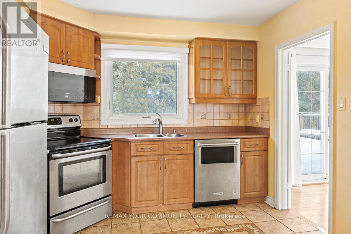 Entire - 16 Orlon Crescent, Richmond Hill, Ontario  L4C 6S5 - Photo 7 - N12820982